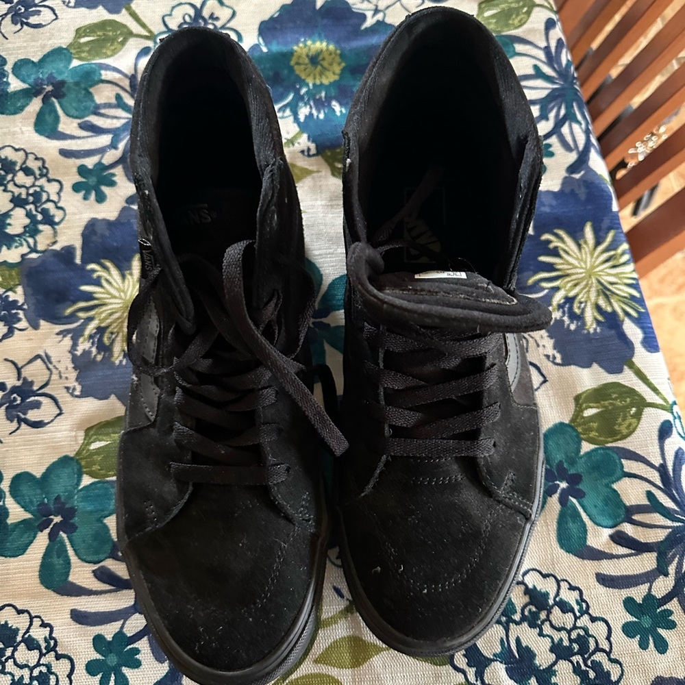 -NWT Vans Hightops 8.5 (Men size)
